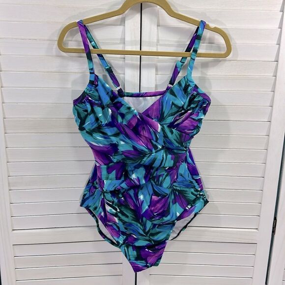 Croft & Barrow One Piece Swimsuit Size 14 Underwire - Picture 2 of 14